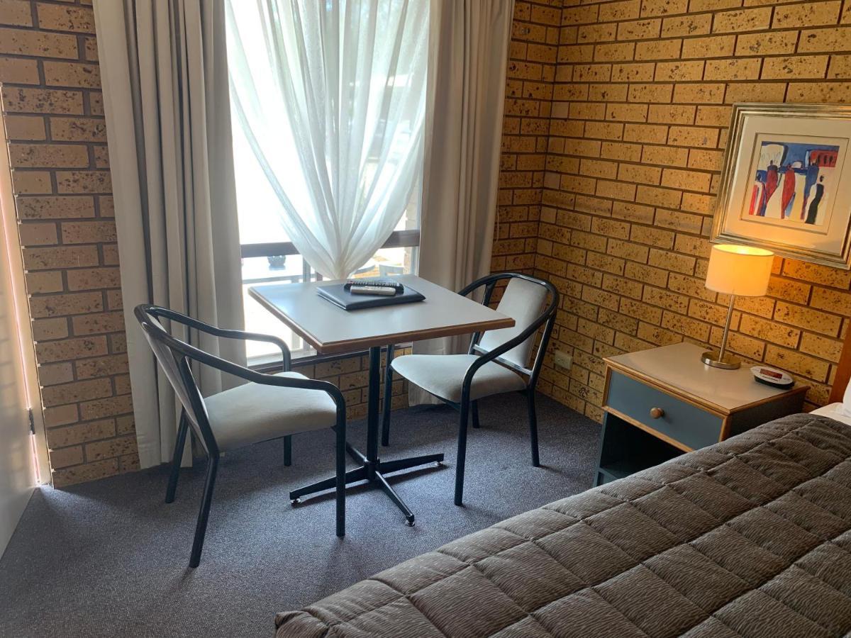 Newell Motor Inn Narrandera Esterno foto